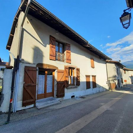 Maison De Village Au Pied De La Montagne Lumbin Exterior foto